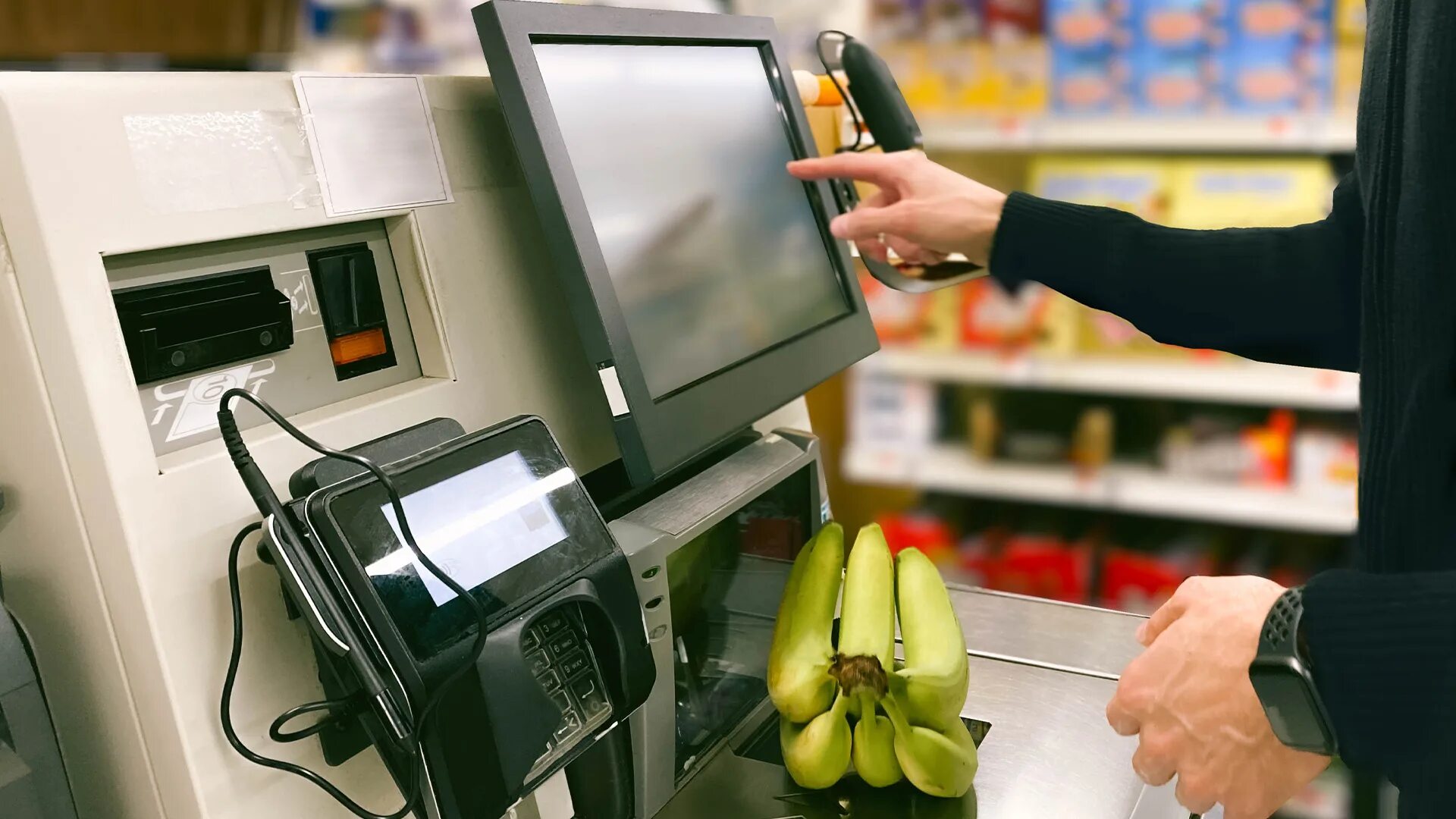 Как пользоваться кассой самообслуживания в магните. Касса самообслуживания. Автоматическая касса самообслуживания. Касса самообслуживания экран. Кассы самообслуживания Командор