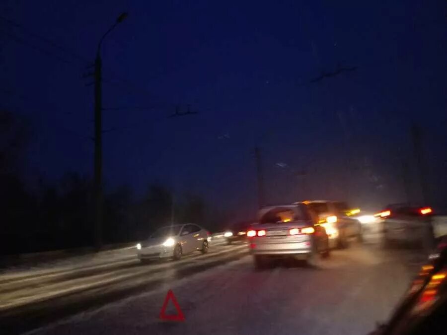 Абакан пробки. Пробки абакан. Пробка в абакане сегодня. Абакан дружбы народов фото дороги со стороны собора. Пробки абакан.