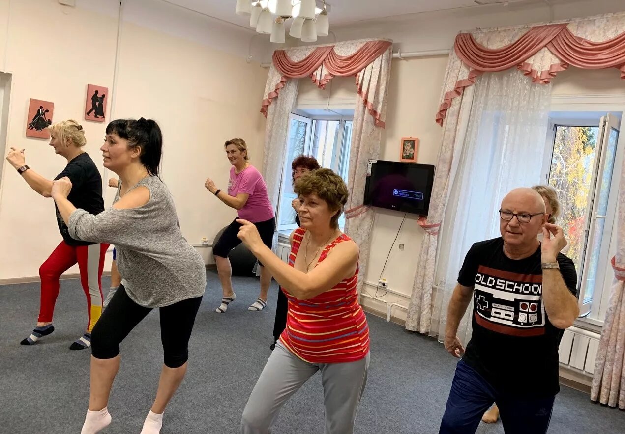 Московская школа долголетия. Активное долголетие Коломна. Активное долголетие Коломна Пушкина 22. Зумба Московское долголетие. Московское долголетие зумба в Митино.