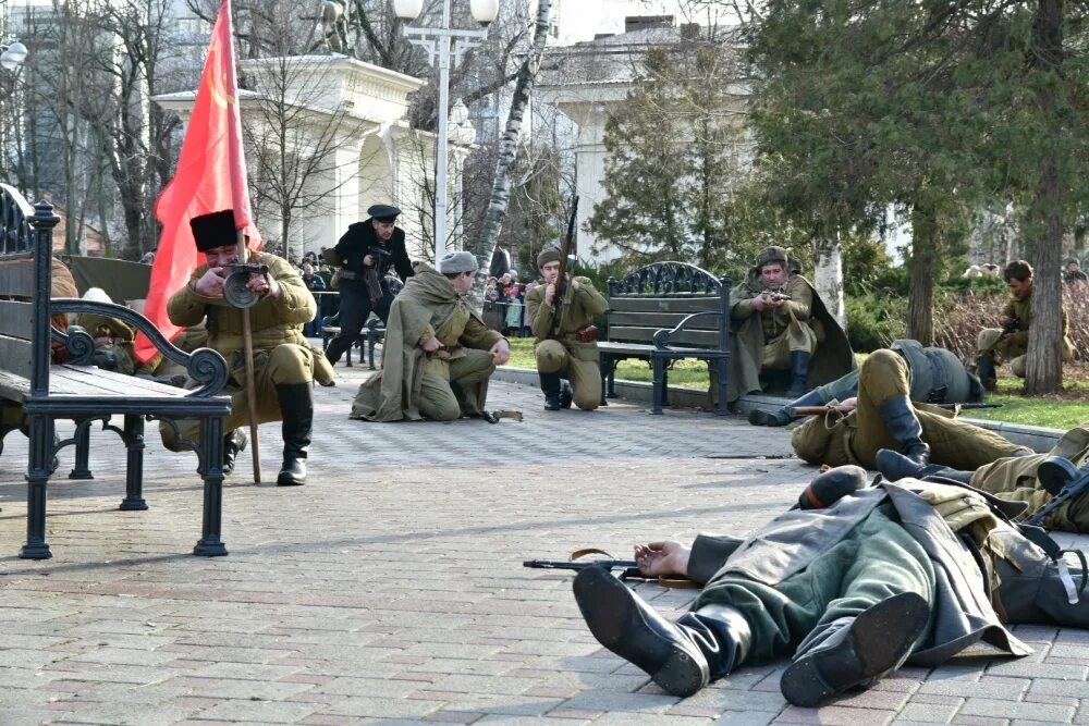 12 Февраля 1943 Краснодар. Освобождение Краснодара 1943. 12 Февраля 1943 г освобождение Краснодара от фашистских. Освобождение города Краснодара. Реконструкция в краснодаре