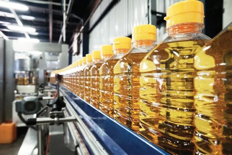Завод подсолнечного масла. Маслозавод юг руси. Русагро масло подсолнечное завод. Чье производство масла. Розлив подсолнечного масла.