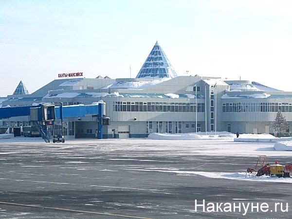 Аэропорт Ханты-Мансийск. Аэровокзал Ханты-Мансийск. Аэропорты ХМАО. Аэропорт Ханты-Мансийск самолет. Аэропорт ханты мансийск сайт