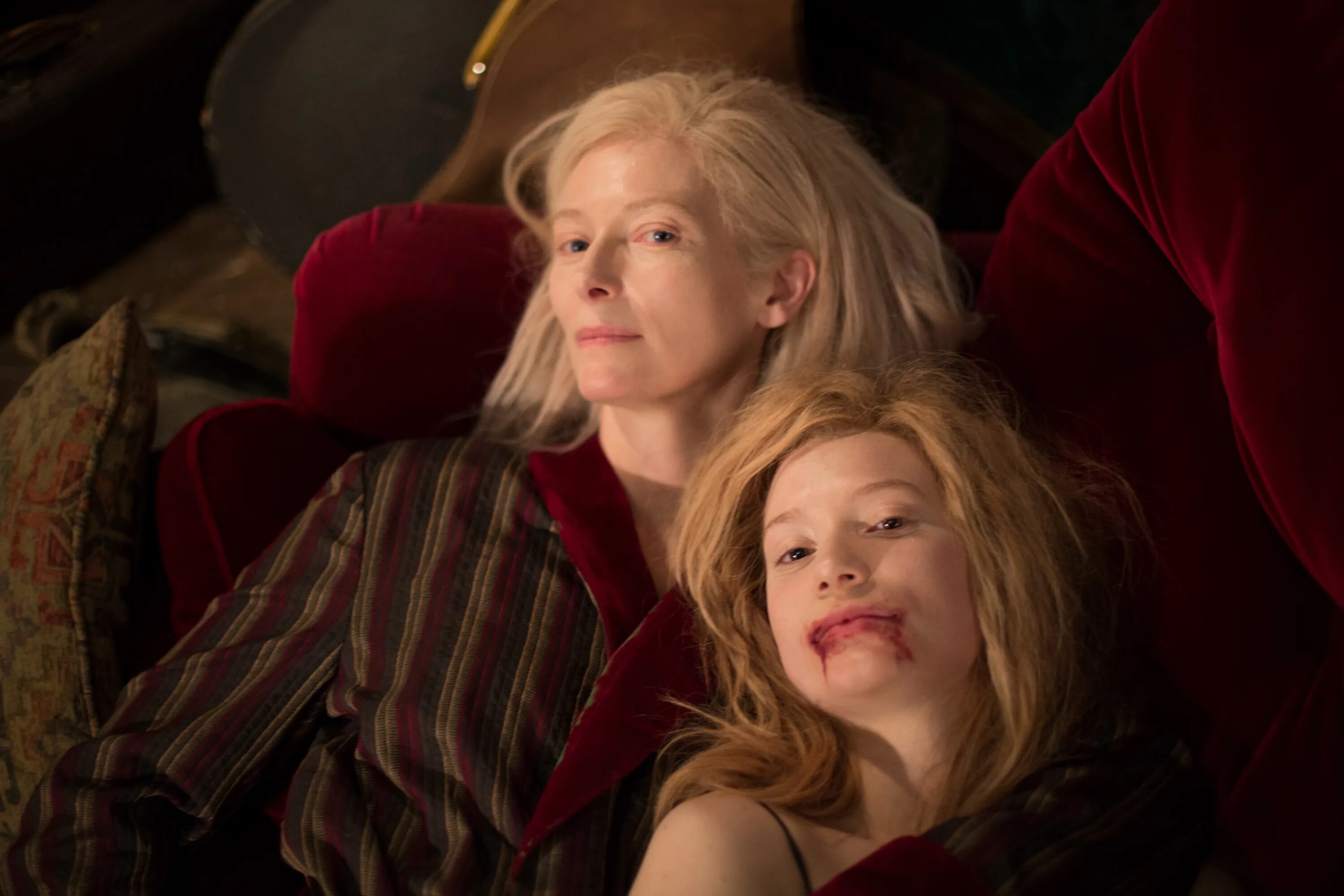 Любовник 2013. 1. Тильда суинтон выживут только. Tom hiddleston only lovers left alive. Тильда суинтон only lovers left alive.