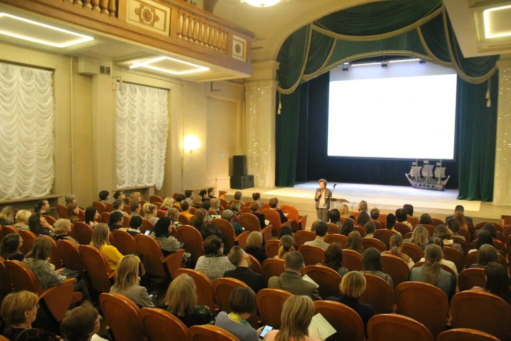 Дт у вознесенского моста. Дворец творчества у вознесенского моста. Дом творчества у моста. Дворец творчества интерьер. Дворец у вознесенского моста.