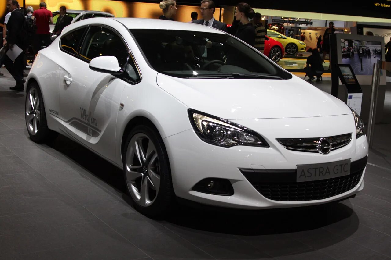 Opel купить москве. Opel Astra 2012. Opel GTC 2012. Astra GTC 2012.