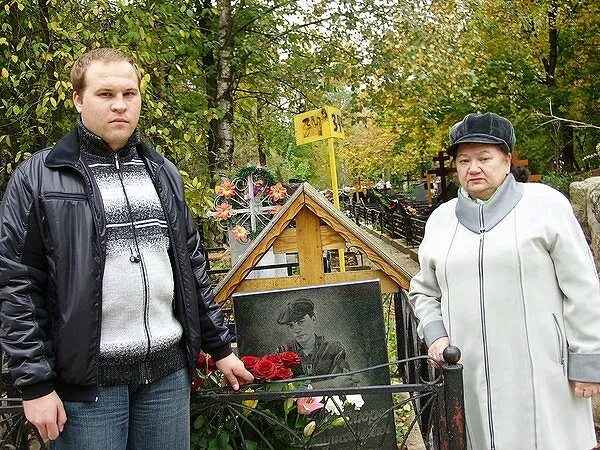 Сестра петлюры. Петлюра в ласковом мае. Могила юры петлюры. Сестра петлюры. Похороны юрия барабаша петлюры.