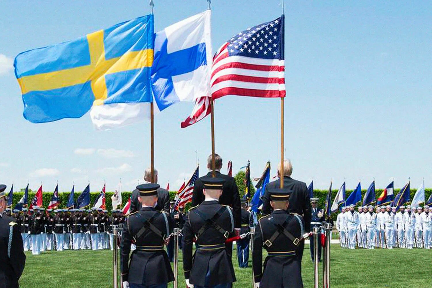 Швеция стало нато. Швеция и Финляндия вступление в НАТО. Финляндия и Швеция вступают в НАТО. Швеция Финляндия НАТО В Украине. Вступление Финляндии в НАТО.