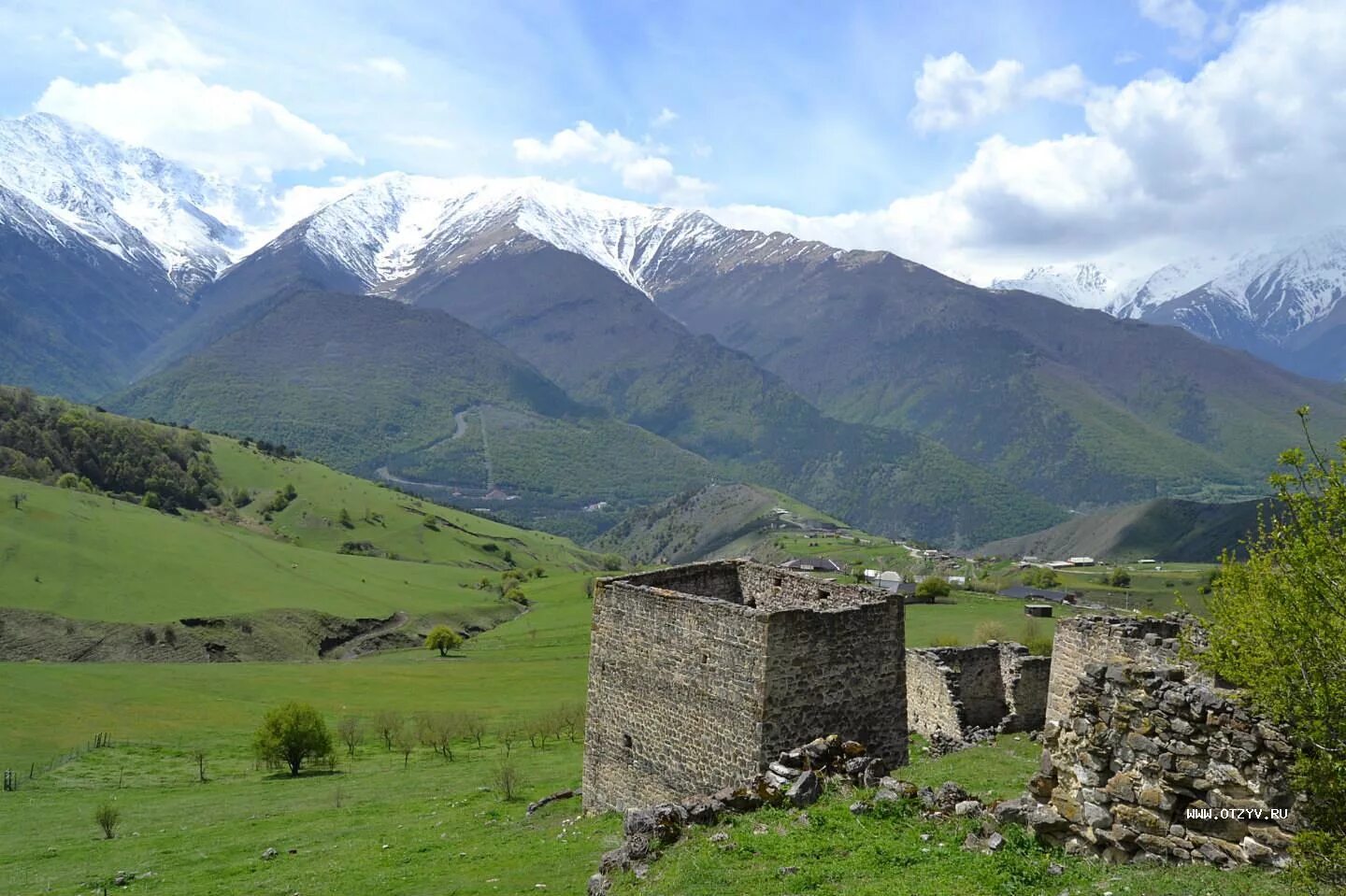 Северный кавказ горы домбая. Село кавка. Альпийские луга сванетии. Красная поляна горы. Домбай предгорье.