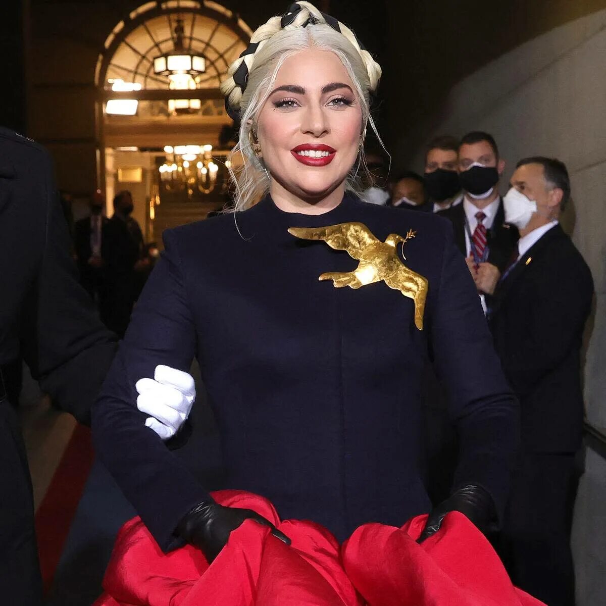 Schiaparelli леди Гага. Леди Королева. Влиятельная леди. Lady Gaga Hunger games. Влиятельная леди 84