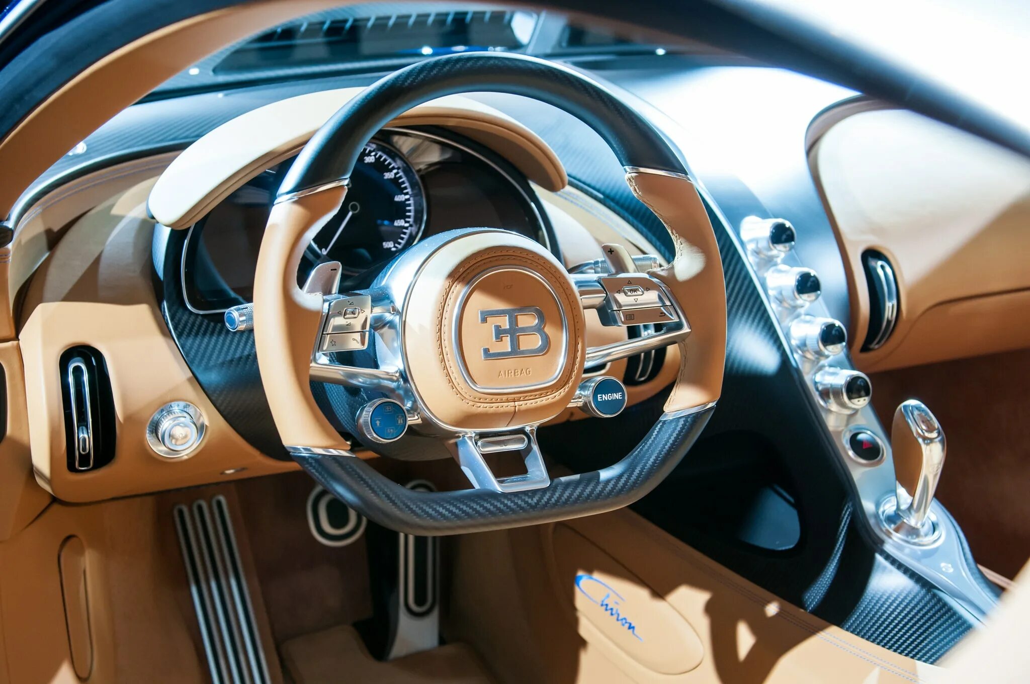 0 amt 1500 л. Бугатти чирон салон. Бугатти венера. 4 салон. Бугатти вейрон.