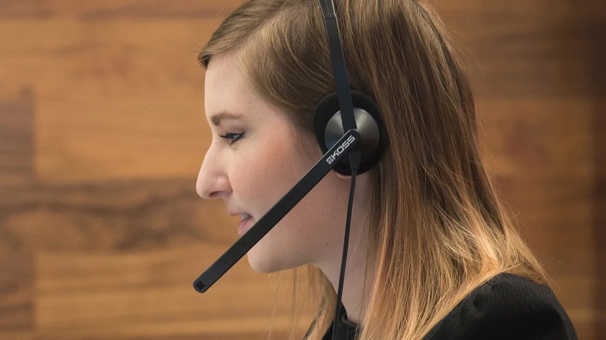 Элиза косс. Koss youtube. Koss реклама. Koss youtube. Наушники косс вт540 запчасти.