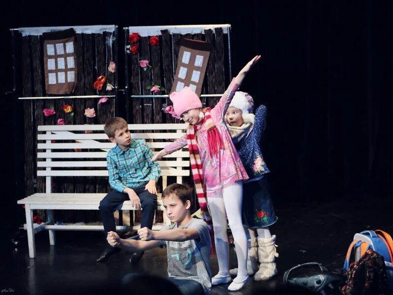 Театр ермоловой богомолов. Цветик семицветик театральная постановка. Видео без постановок. Цветик семицветик театр на неве. Спектакль цветик семицветик евпатория.