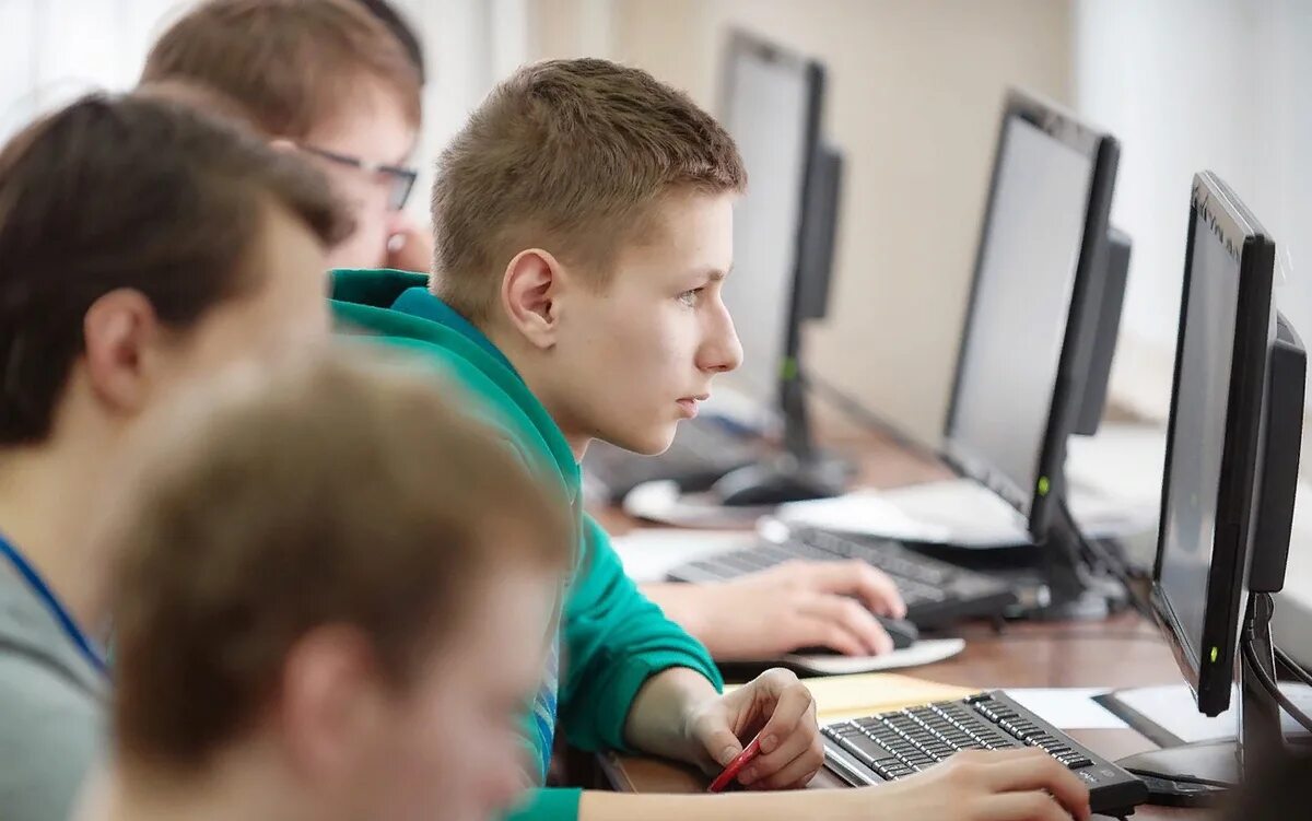 Обучение информатике школьников