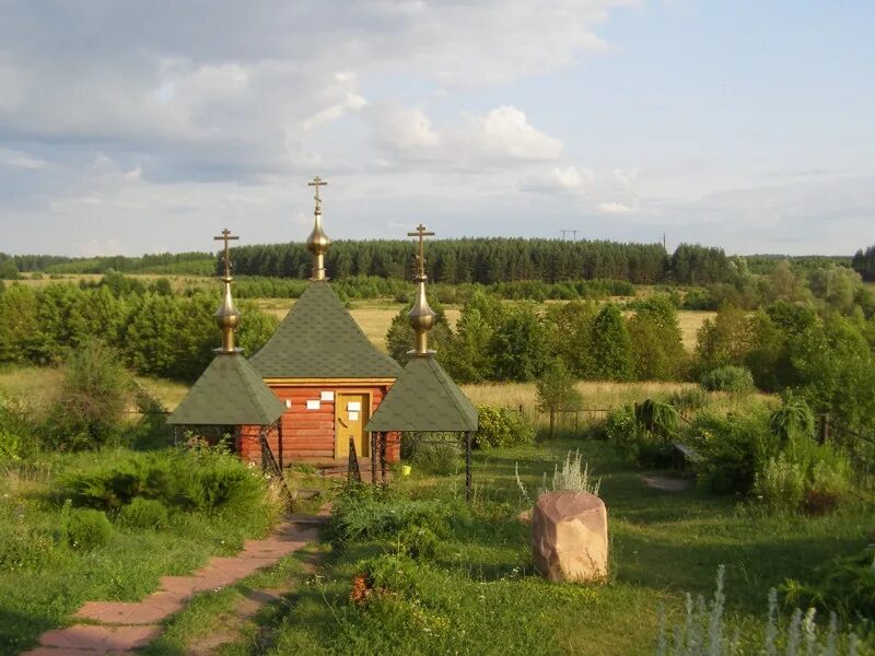 Родники николаев. Шутилово Родник Николая Чудотворца. Родник Николая Чудотворца Первомайска Нижегородской области. Никольский Родник в село Шутилово. Шутилово Первомайского района Нижегородской области.