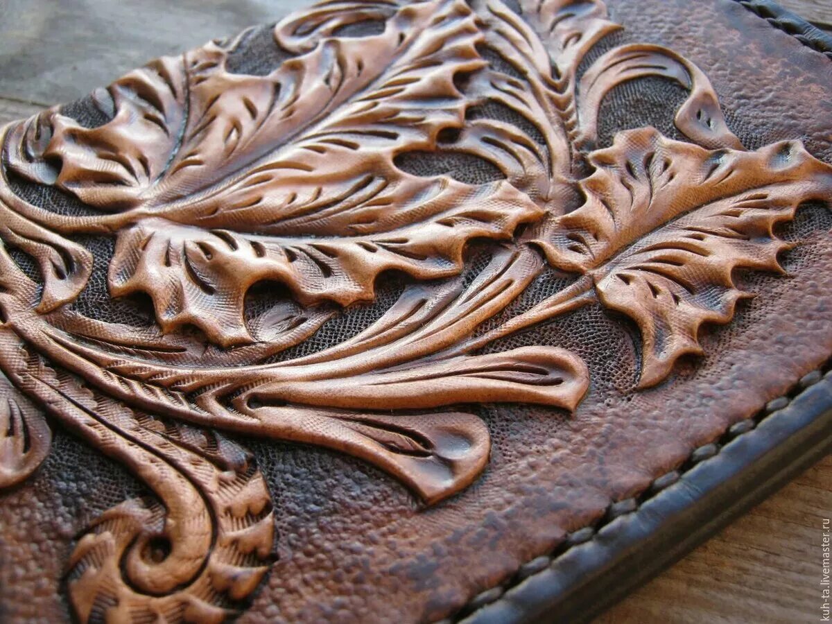 резьба по коже. изделия из кожи и дуба. тиснение на коже. дубовая кожа. дубовая кожа.