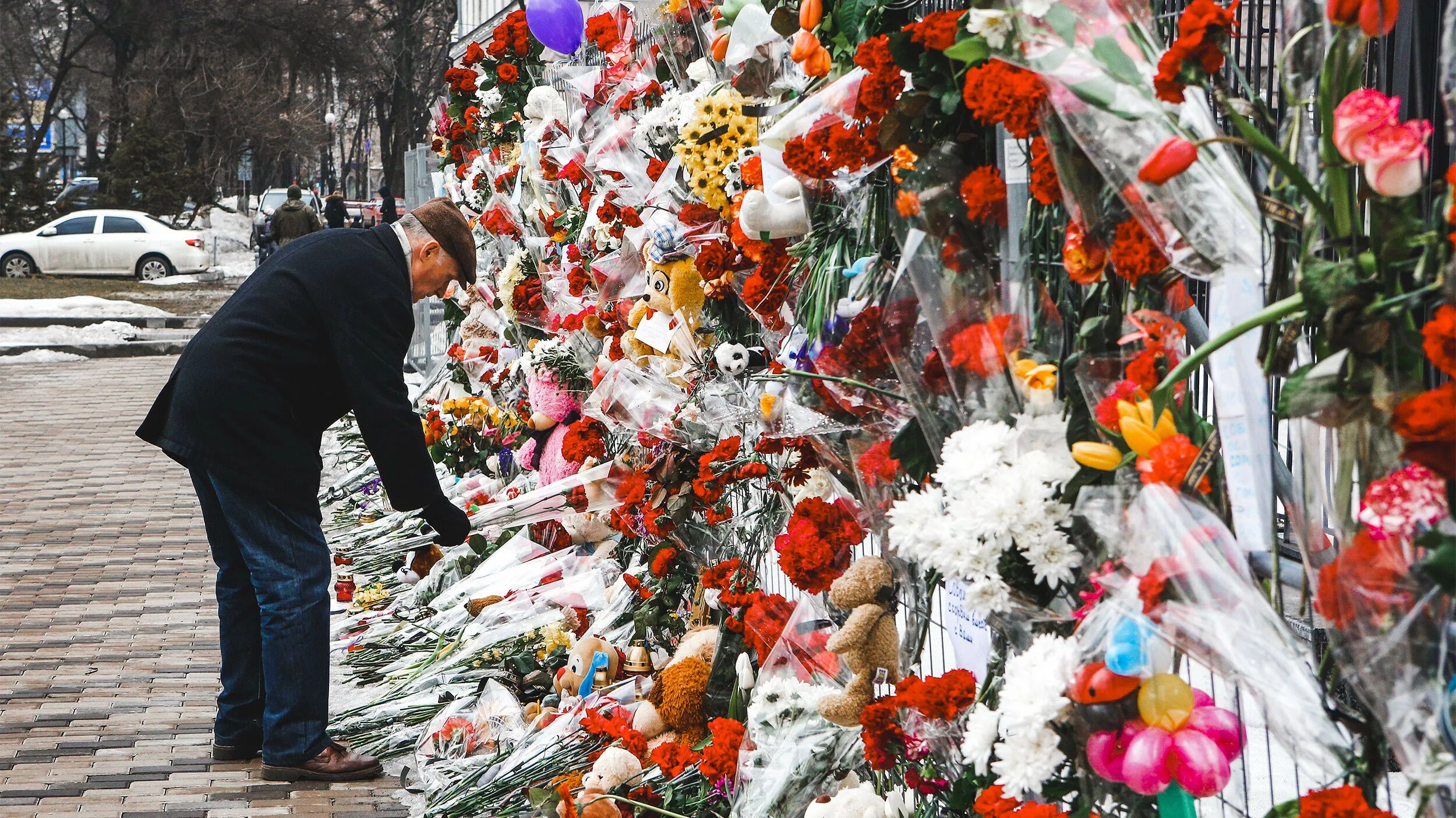 Год трагедии зимняя вишня. Трагедия в Кемерово Киев. Кемерово трагедия дети.