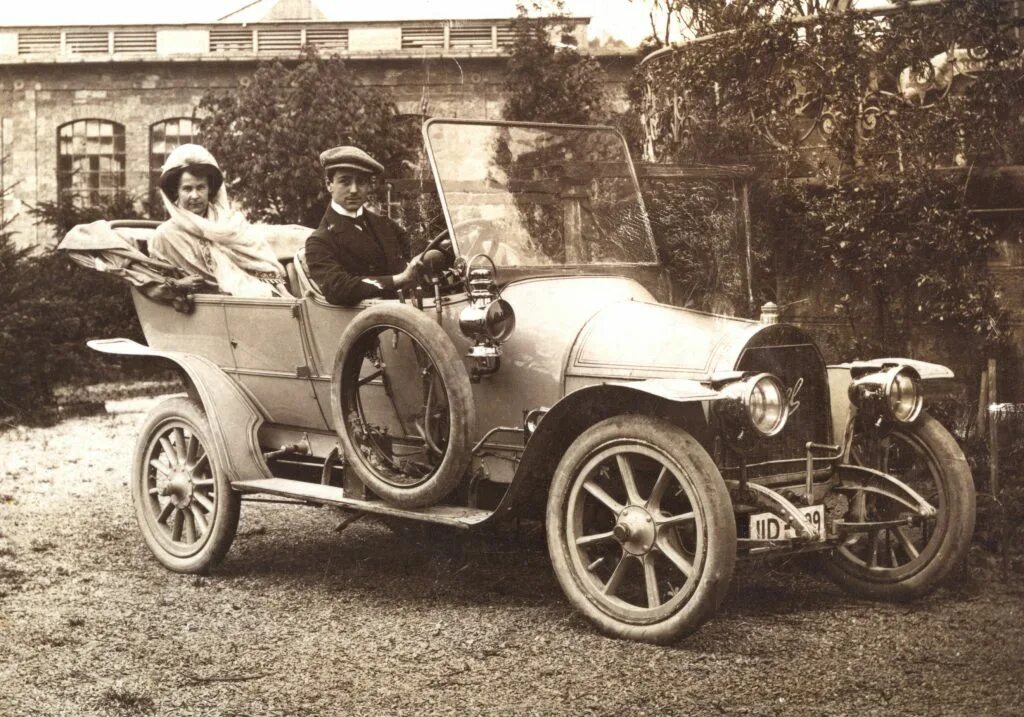 Первый немецкий автомобиль. Опель 1862. Opel 1910. Opel 1929.