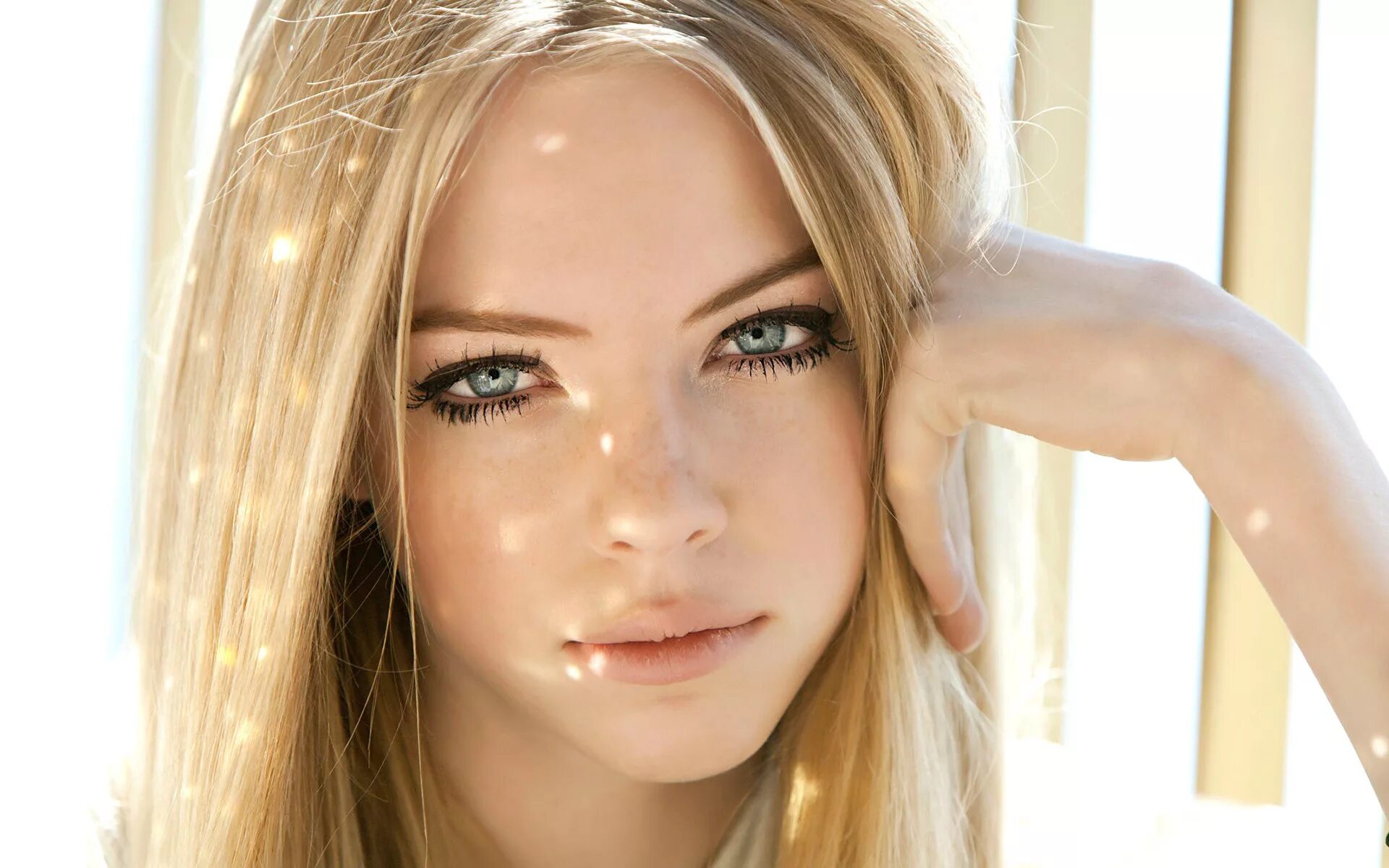 Amazing blonde. Skye Stracke. Красивые блондинки. Блондинка с зелеными глазами. Блондинка с голубыми глазами.