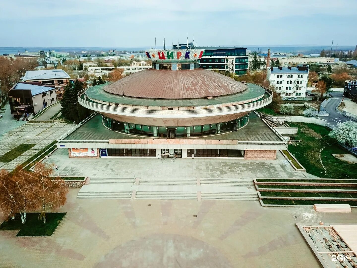 Цирк псков фото. Став цирк. Цирк дрессировщица львов. Королевский цирк акробаты. Ставропольский государственный цирк.