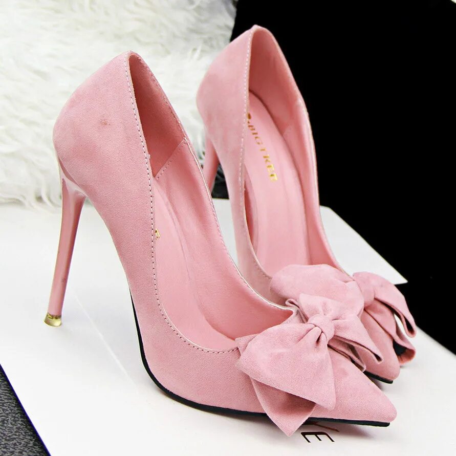 Туфли розовые. Шикарные розовые туфли. Розовые туфли на каблуке. Нежно розовые туфли. Розовые туфли есть