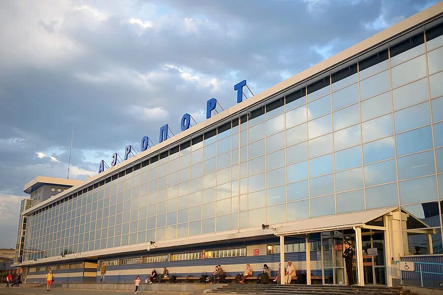 Иркутск международных. Международный аэропорт иркутск. иркутский аэропорт иркутск. аэропорт иркутск международный терминал. аэропорт иркутск внутренние авиалинии.