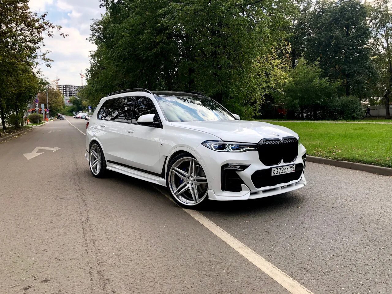 Ф7х тюнинг. BMW x7 Lumma. БМВ х7 в обвесе. BMW x7 Tuning. Обвес БМВ x7.