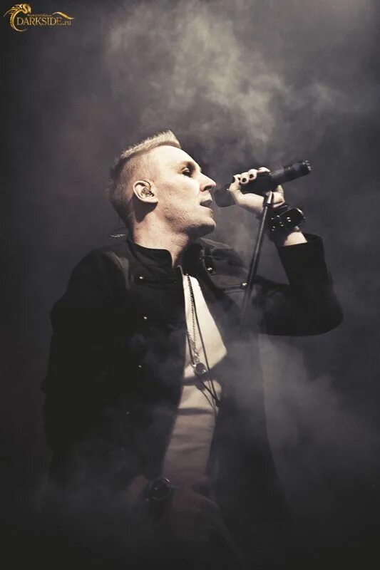 Марко сааресто. Poets of the fall марко сааресто. марко сааресто в молодости. марко сааресто с женой.