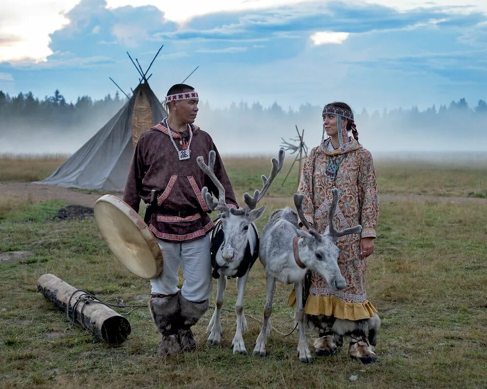 традиционная национальная одежда нивхи. вожане водь народ. нивхи коренные жители сахалина. народы россии. национальная одежда нао ненцы.