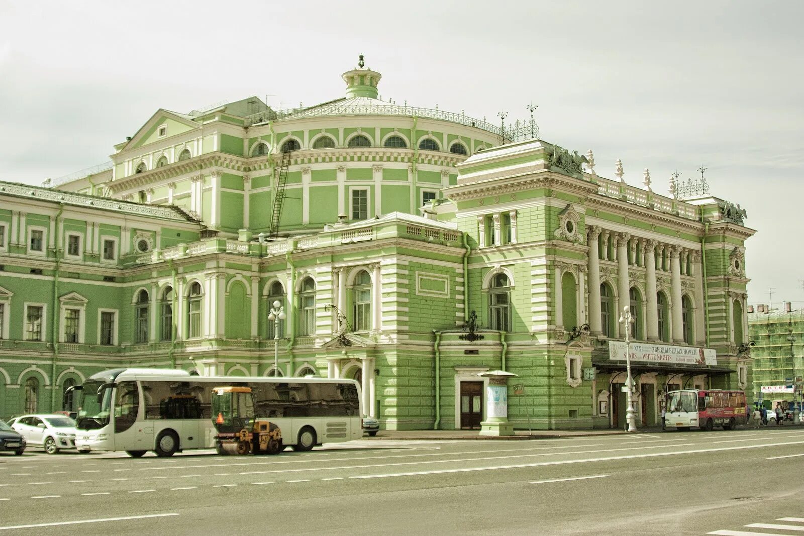 Театр Мариинка в Санкт-Петербурге. Кировский театр Санкт-Петербург. Театральная площадь 1 Санкт-Петербург Мариинский театр. Петербургский Мариинский театр 1990.