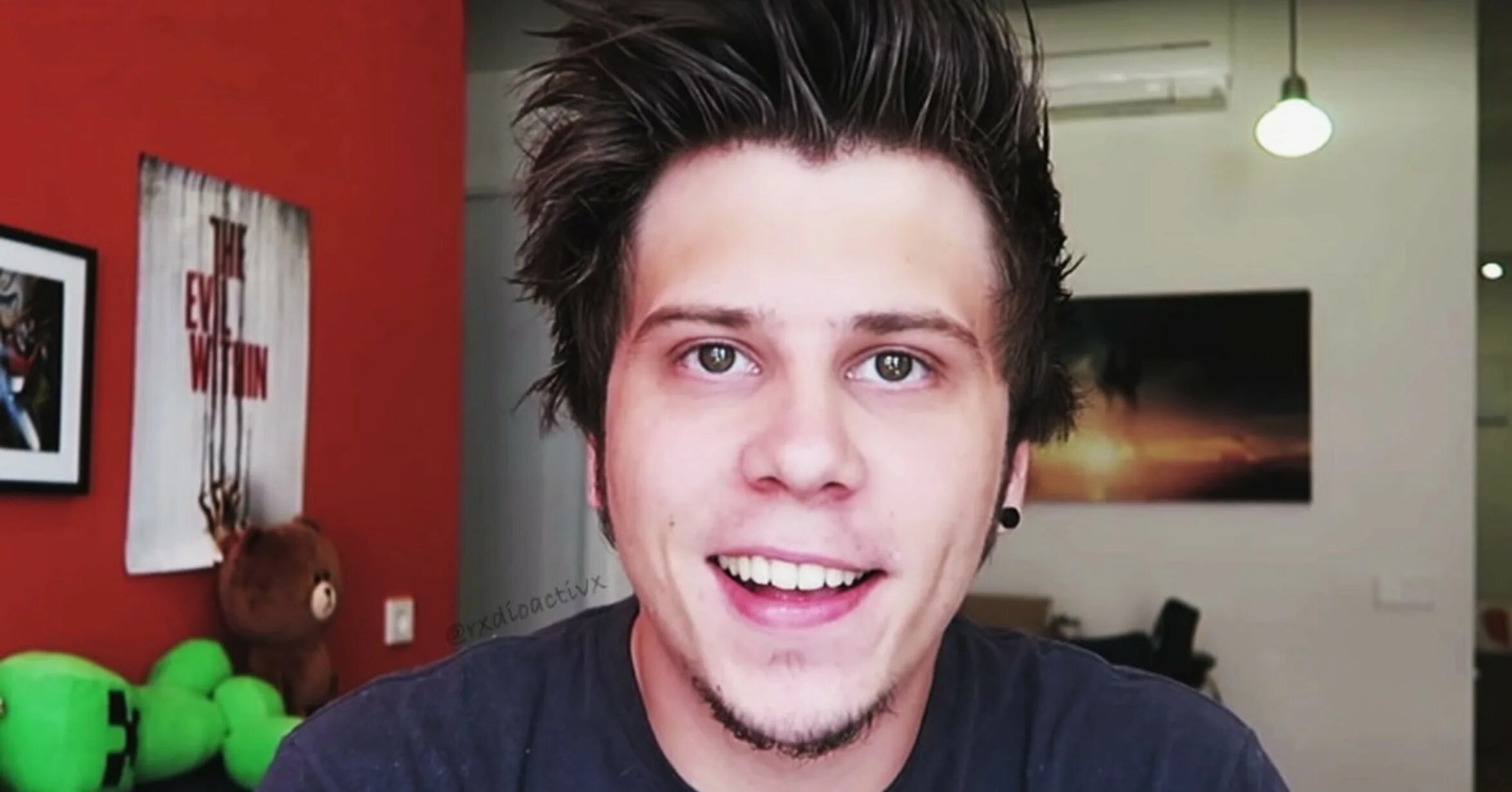 Историю ютубера. Rubius стример. Эль Рубеус. Rubius eeooneguy.