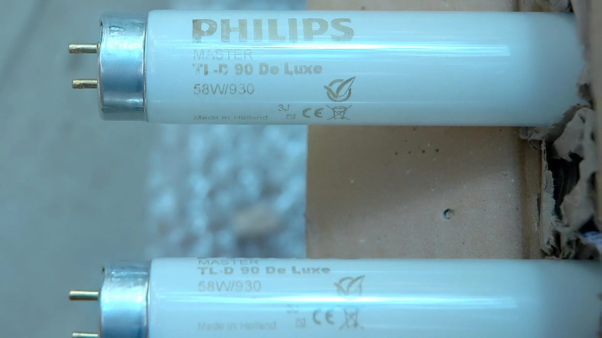 Tl 36w tl. Philips Master TL-D 90 de Luxe. Philips TL-D 90 18w/950 Graphica лампа люмин имп. Philips Master TL-D 18w/830 2k. Лампа Philips TL-D colored 18вт 1sl/25.