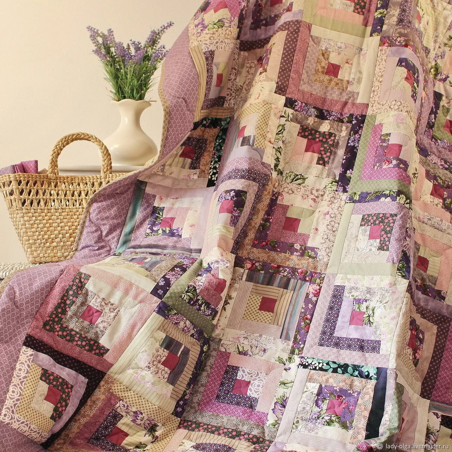 Изделия техникой пэчворк. Мадам Плюшкина лоскутное одеяло. Лоскутное одеяло в стиле Прованс.