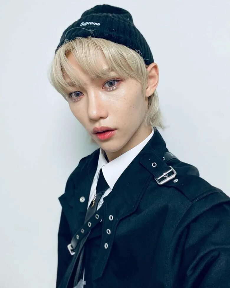 Сколько лет феликсу из стрей. Феликс skz. феликс маллет stray kids. феликс из бтс. феликс нст.
