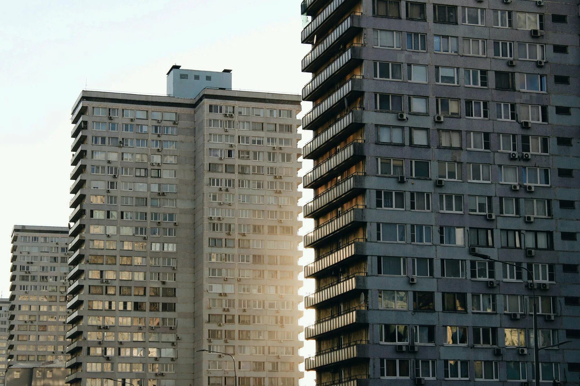 Панельный дом в новосибирске. Панельный дом в новосибирске. Старые панельные дома. Панельный дом в новосибирске. Панельный дом в новосибирске.