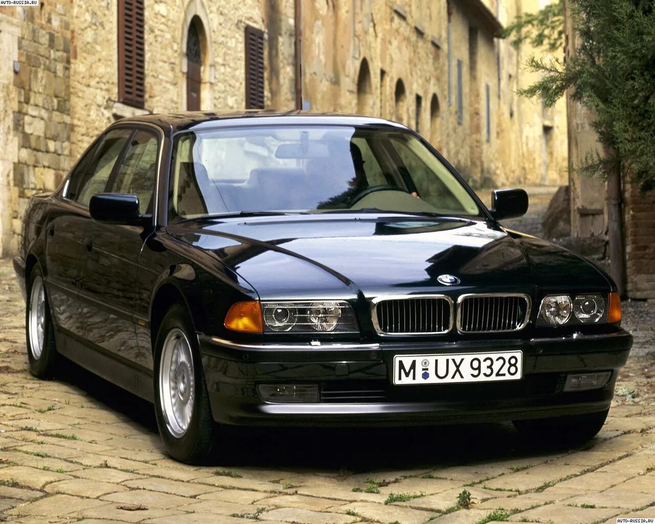 Купить бмв е38. BMW e38 750i. БМВ 750 е38. BMW 750 e38. BMW 7 e38 1994-2001.