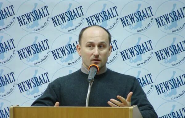 Стариков: Россия заинтересована в установлении мира в Карабахе даже больше Ерева