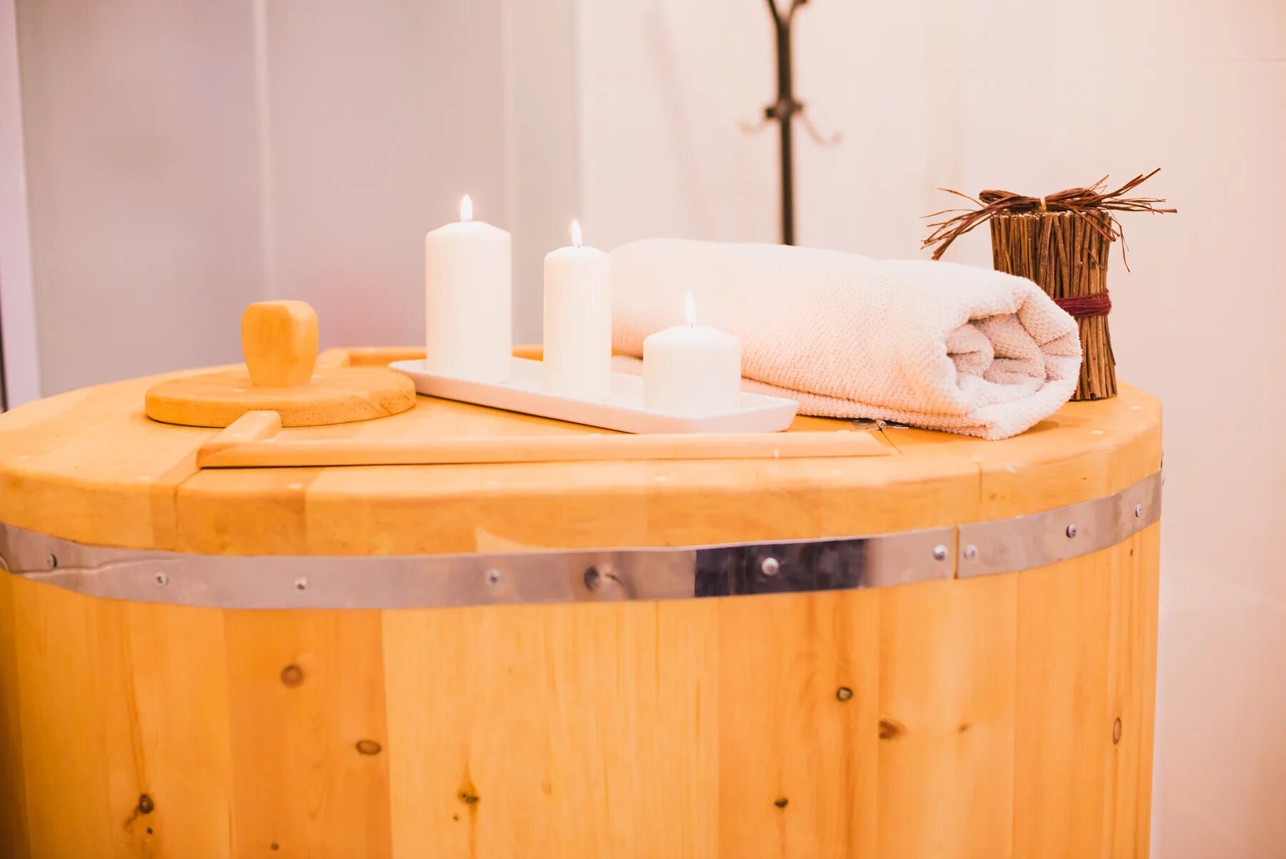 Кедр спа. Кедр спа. Фитосауна кедровая бочка. Кедровая бочка сибирская здравница. Фитосауна кедровая бочка.