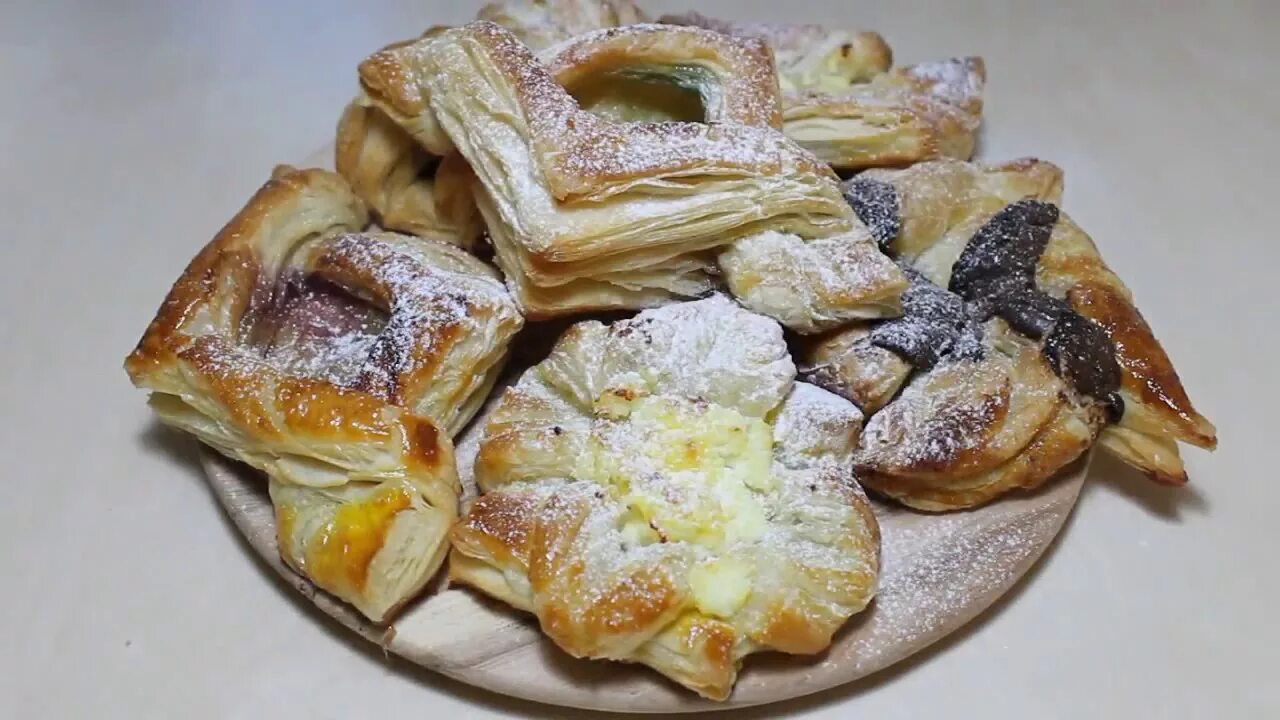 Формировка выпечки из слоеного теста. Формы выпечки из слоеного теста. Красивая выпечка. Формы из слоеного теста. Необычная форма слоек.