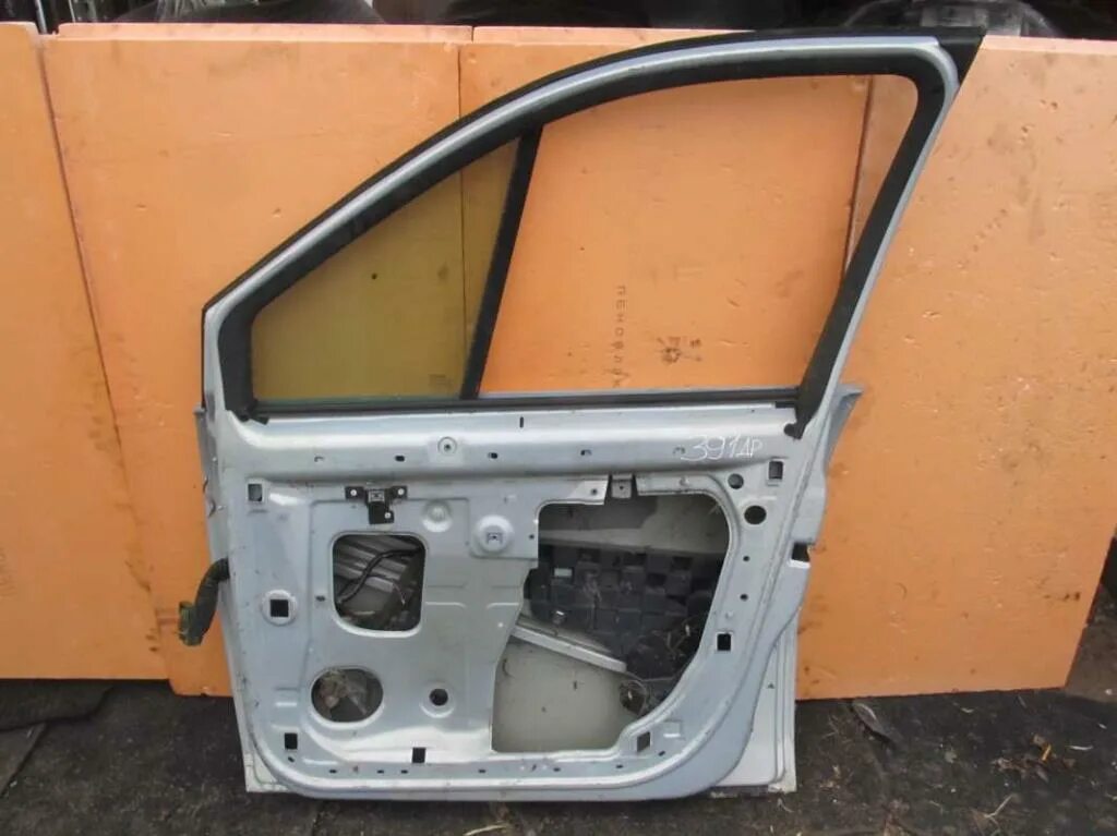 Дверь рено сценик 2. Двери рено гранд сценик 2. Renault scenic 2 дверь задняя. Рено меган сценик 2 дверь. Renault scenic 2 дверь задняя.