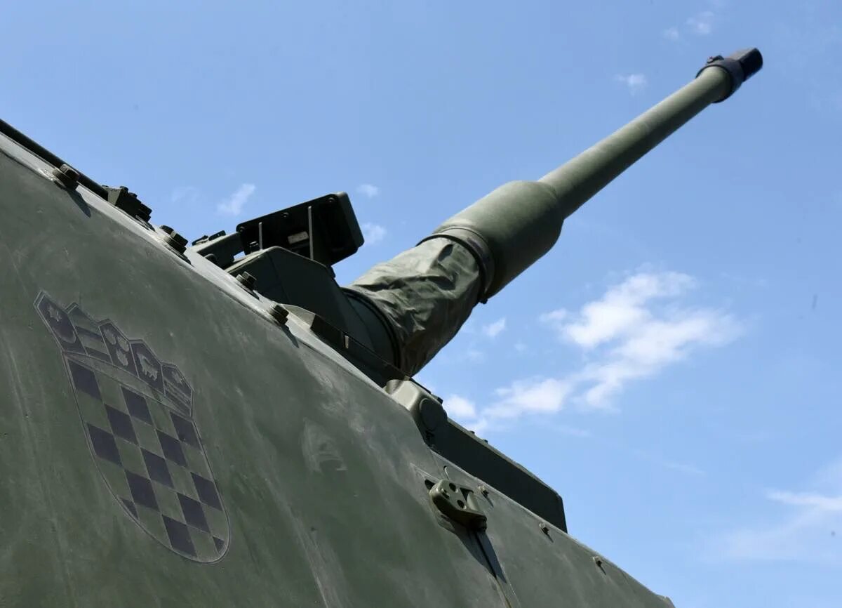 Полигон 2000. Журнал полигон. Лазертаг гроза на варшавке. Книги издательства полигон. В бетелин и в галатенко информационная безопасность.