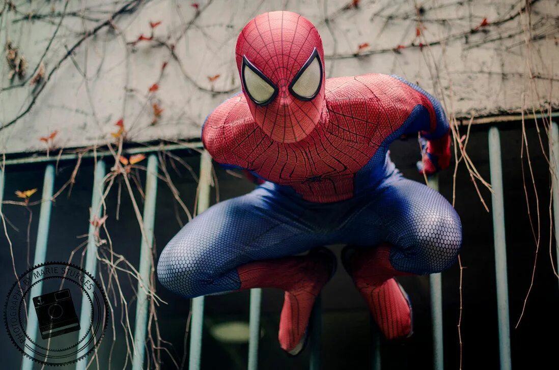 человек паук в пацанах. New kid костюм спайдер мэн. майлз моралес человек паук косплей. костюм человека-паука для мальчика 9-10 лет. парень в костюме человека паука.