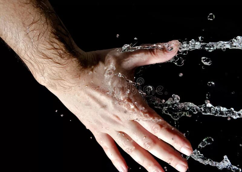 Рука из брызг воды. Всплеск воды из ладоней. Вода в руках. Рука из воды. Включи руки вода
