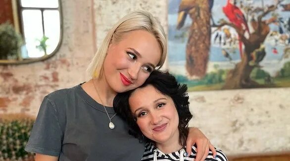 клава кока родители. клава кока и её мама. родители клавы. родители клавы. клава кока и её мама.