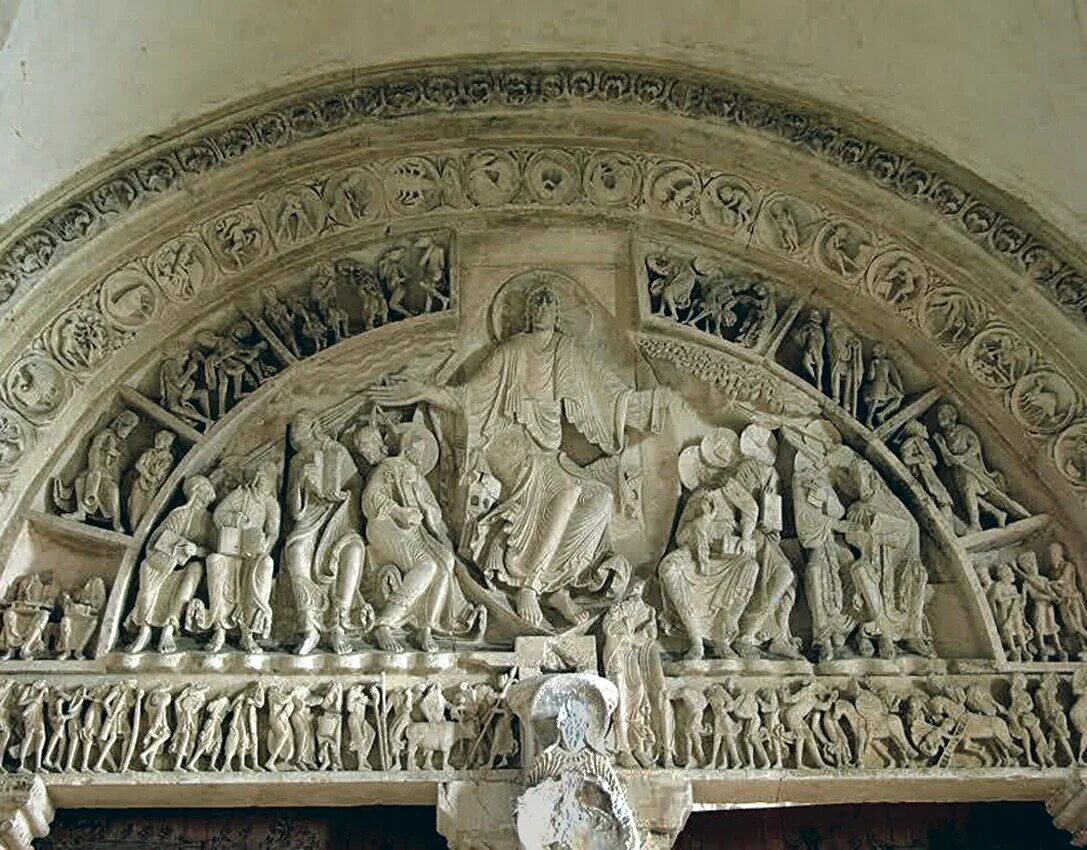 Тимпан романский стиль. Аббатство Святой Марии Магдалины в Везле. Древнейшая монументальная культовая скульптура