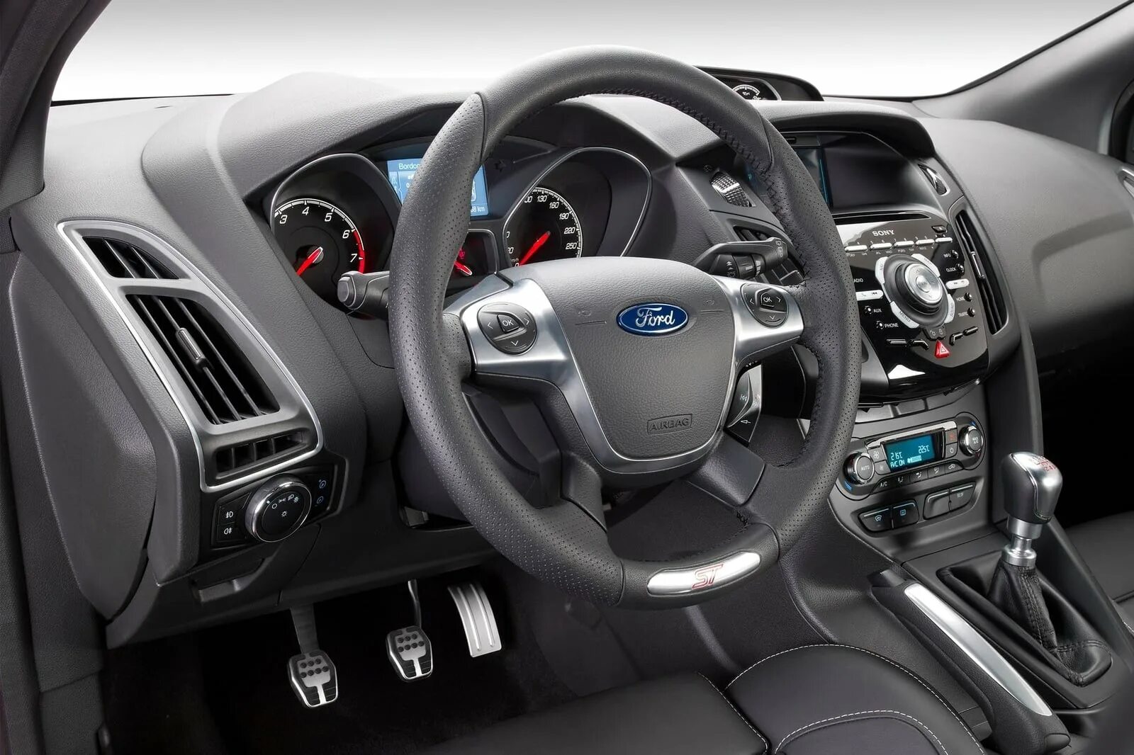 Ford Focus 3 хэтчбек салон. Форд фокус 3 хэтчбек 2012 салон. Ford Focus 2012. Форд фокус 3 салон. Форд хэтчбек салон