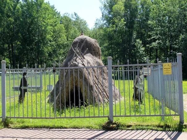 Музей шалаш Ленина в разливе. Музей шалаш Ленина в Сестрорецке. Музей "шалаш в.и.Ленина" в разливе (Сестрорецк).. Шалаш Ленина в разливе. Ленин живет в шалаше