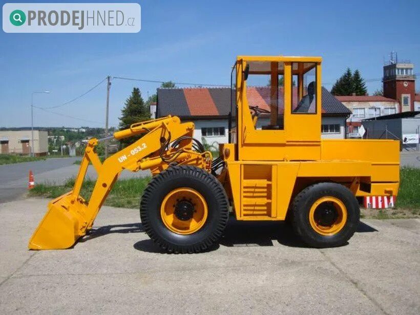 Чешский фронтальный погрузчик un-053. Ун-053 погрузчик. Автопогрузчик дв 1733. Фронтальный погрузчик ун-0. Чешский погрузчик un 053.