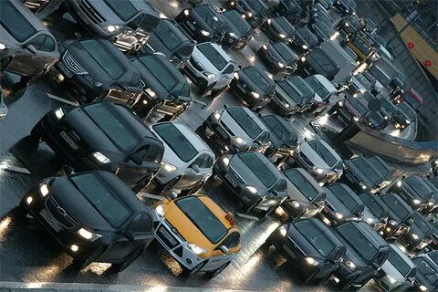 Автомобили заполонили текст