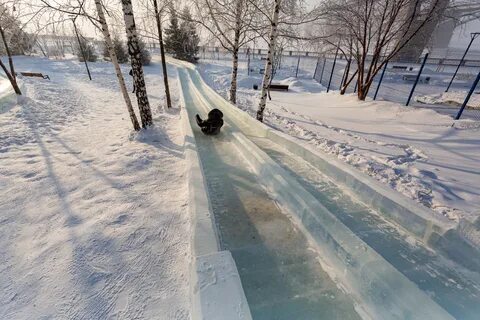 Ледяная горка на берегу финского