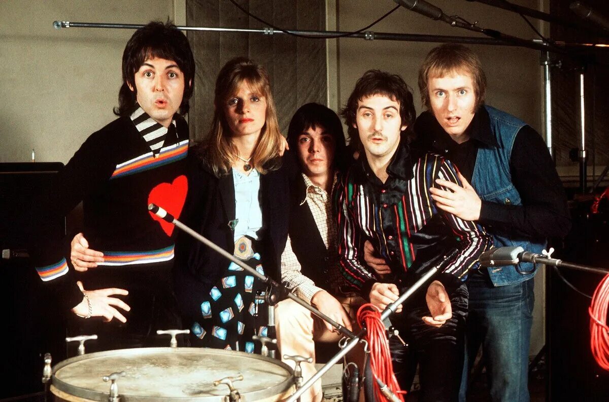 Крылья пол маккартни слушать альбомы. Paul mccartney wings. вингс группа пола маккартни. wings — рок-группа пола маккартни. paul mccartney &amp; wings (1973).